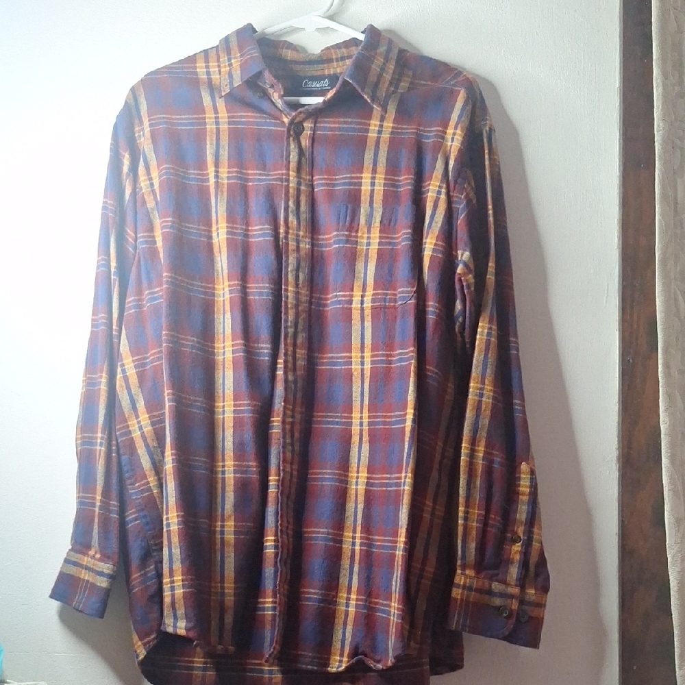 Roundtree & Yorke Red and Blue Casual Button Down Shirt